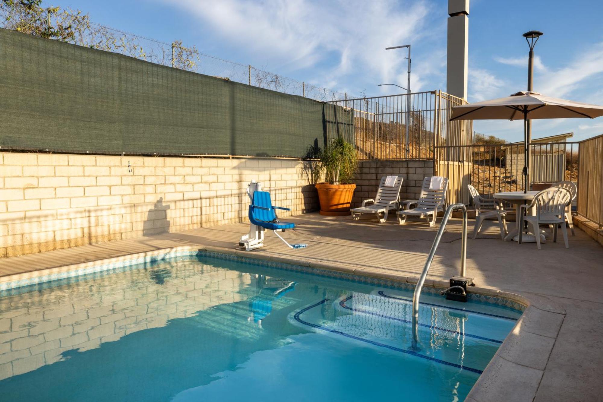 Quality Inn Lake Elsinore I-15 Exterior foto